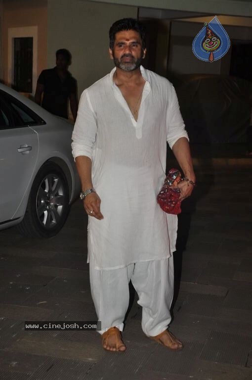 Bolly Celebs at Sanjay Dutt Mata Ki Chauki Event - 42 / 47 photos