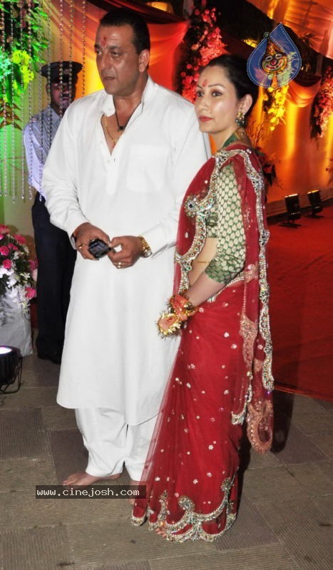 Bolly Celebs at Sanjay Dutt Mata ki Chowki Event - 18 / 129 photos