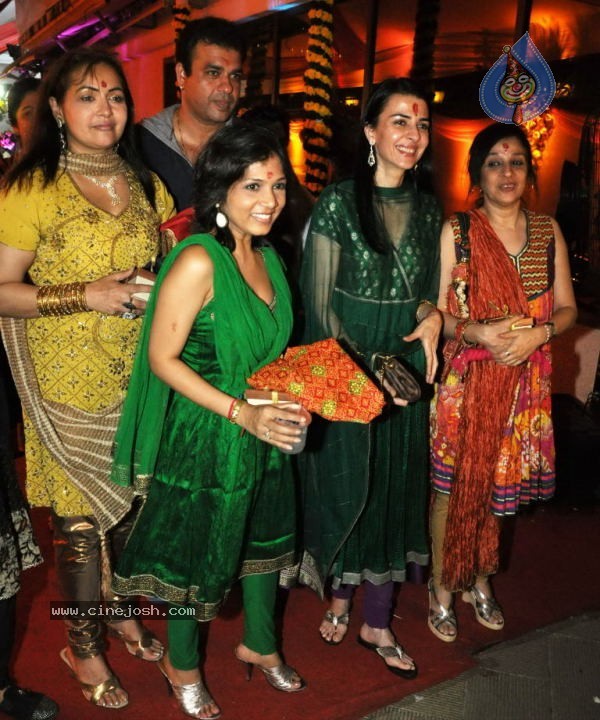 Bolly Celebs at Sanjay Dutt Mata ki Chowki Event - 32 / 129 photos