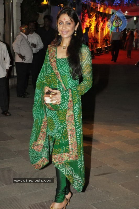 Bolly Celebs at Sanjay Dutt Mata ki Chowki Event - 37 / 129 photos