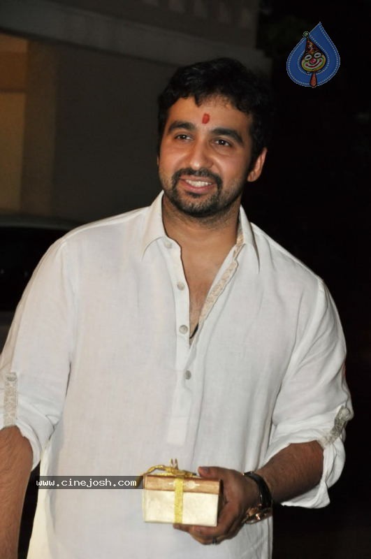 Bolly Celebs at Sanjay Dutt Mata ki Chowki Event - 52 / 129 photos