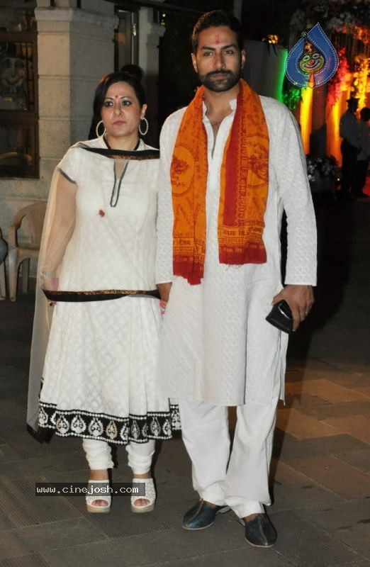 Bolly Celebs at Sanjay Dutt Mata ki Chowki Event - 63 / 129 photos