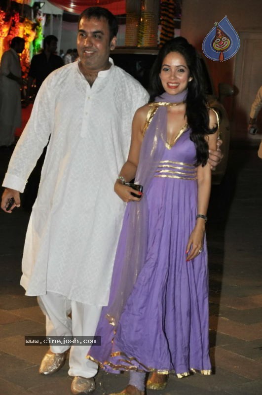 Bolly Celebs at Sanjay Dutt Mata ki Chowki Event - 68 / 129 photos
