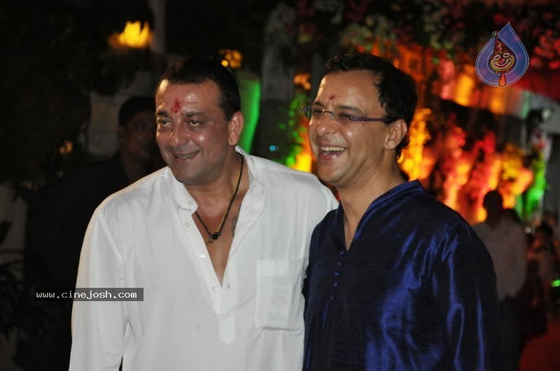 Bolly Celebs at Sanjay Dutt Mata ki Chowki Event - 88 / 129 photos