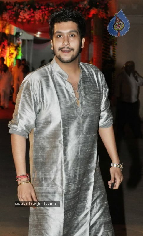 Bolly Celebs at Sanjay Dutt Mata ki Chowki Event - 111 / 129 photos
