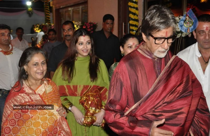 Bolly Celebs at Sanjay Dutt Mata ki Chowki Event - 128 / 129 photos