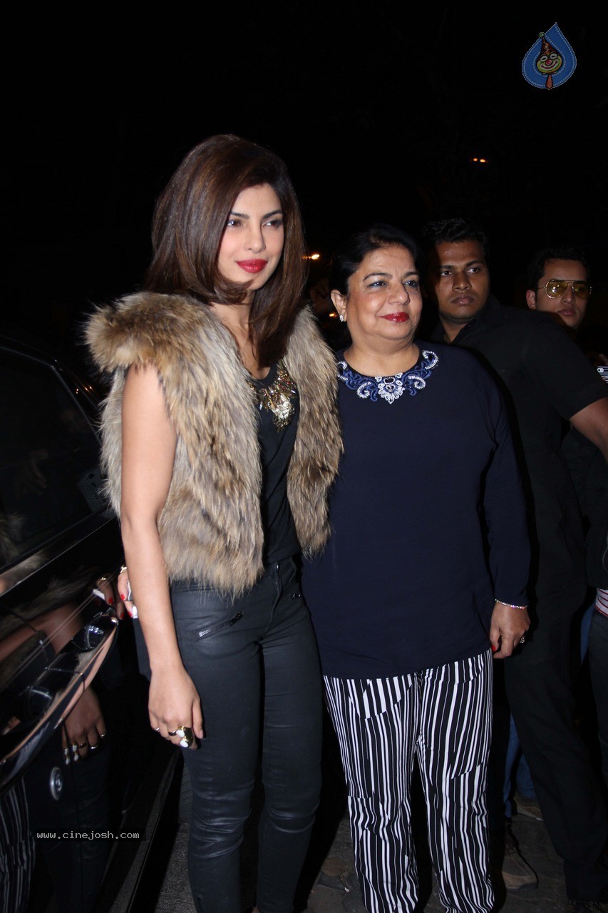 Bolly Celebs at Sanjay Leela Bhansali Party - 36 / 75 photos