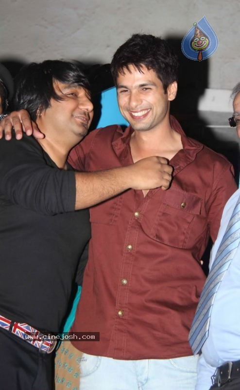 Bolly Celebs at Shahid Kapoor Birthday Bash - 4 / 56 photos