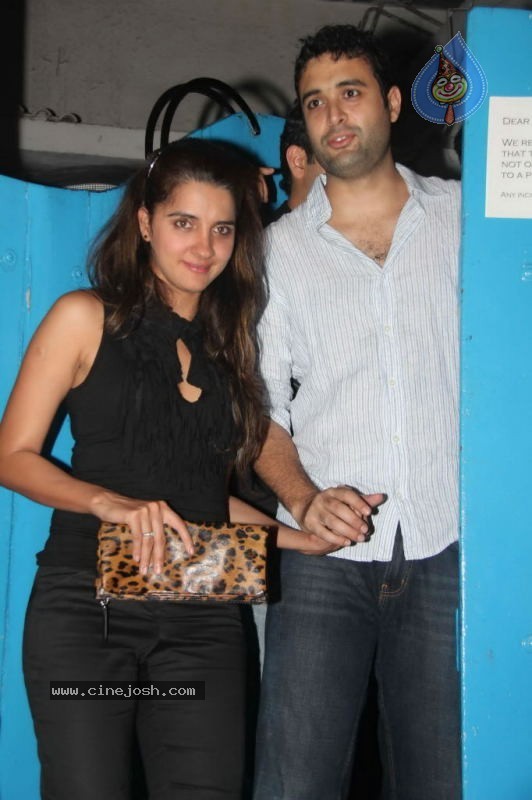 Bolly Celebs at Shahid Kapoor Birthday Bash - 51 / 56 photos