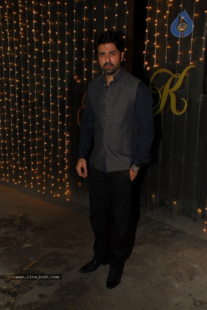 Bolly Celebs at Shilpa Shetty Diwali Party - 36 / 47 photos