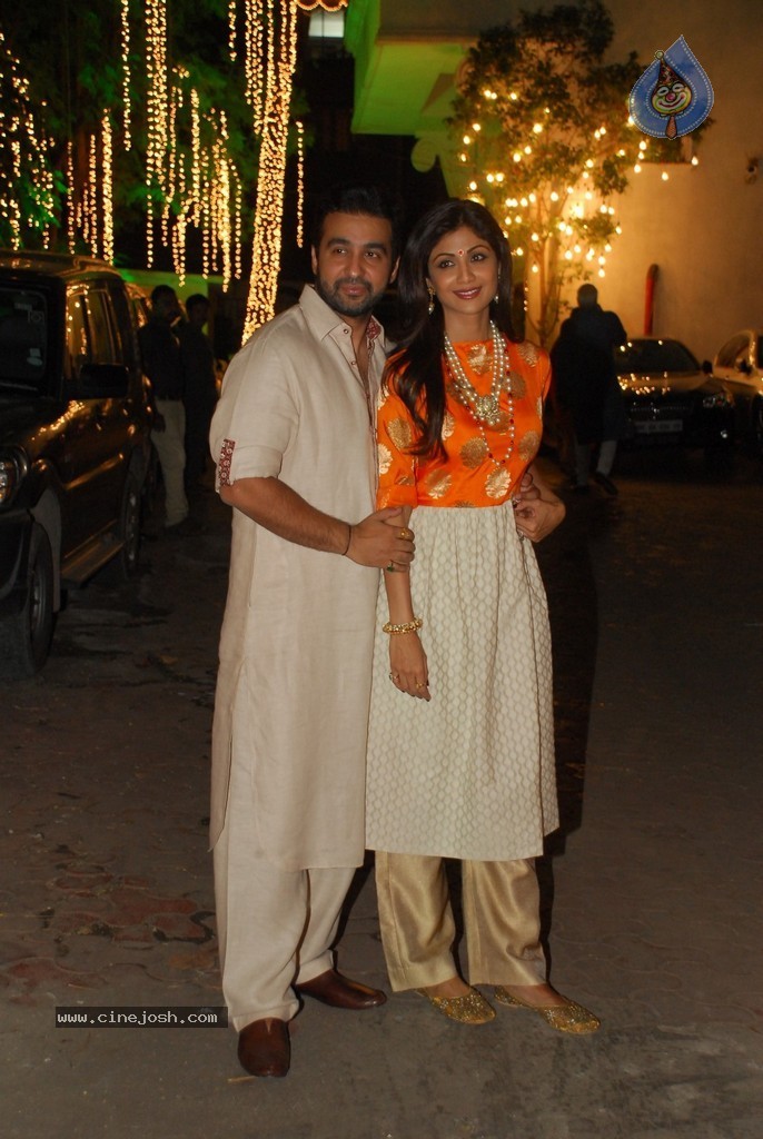 Bolly Celebs at Shilpa Shetty Diwali Party - 43 / 47 photos