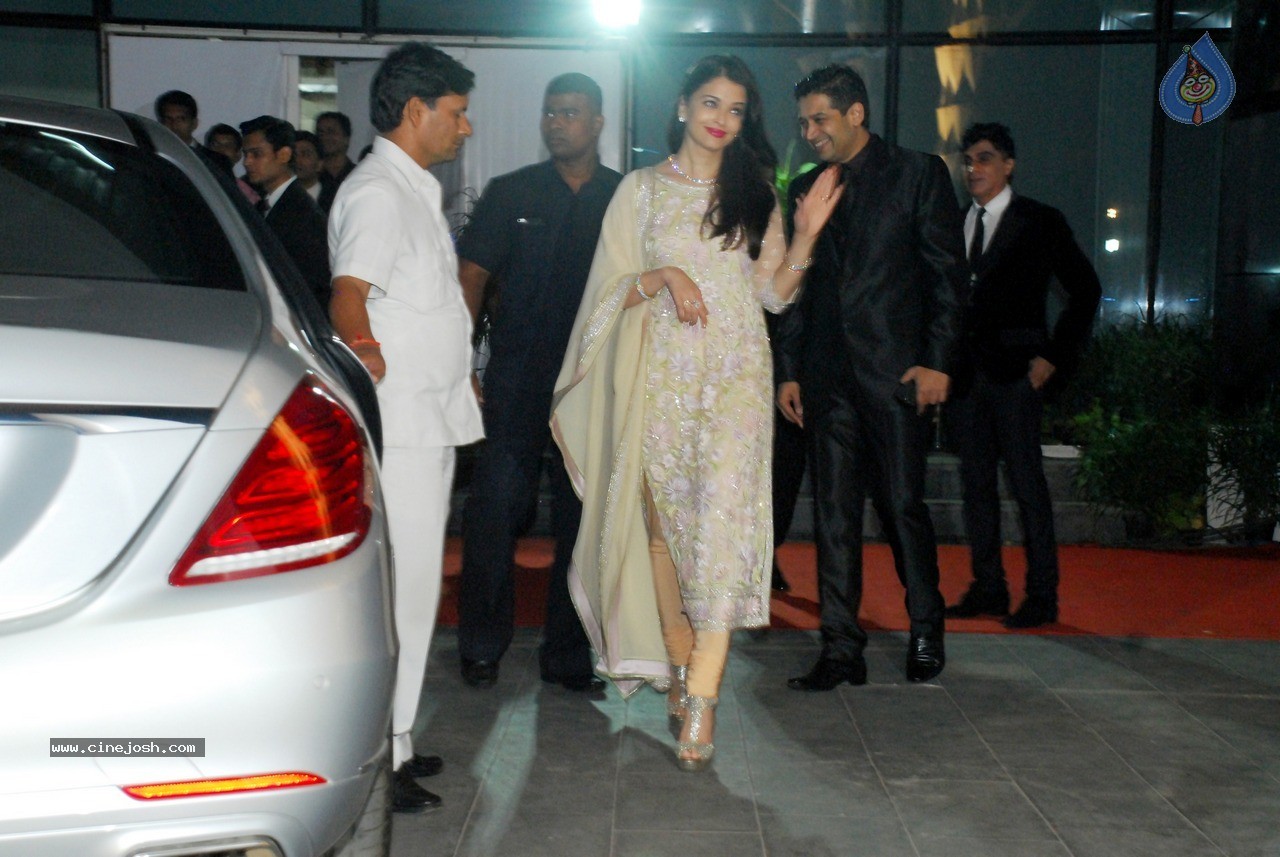 Bolly Celebs at Shirin and Uday Wedding Reception - 24 / 190 photos