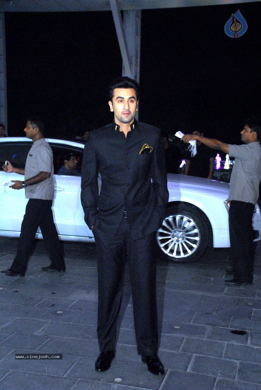Bolly Celebs at Shirin and Uday Wedding Reception - 92 / 190 photos