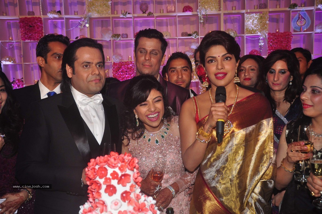 Bolly Celebs at Shirin and Uday Wedding Reception - 139 / 190 photos