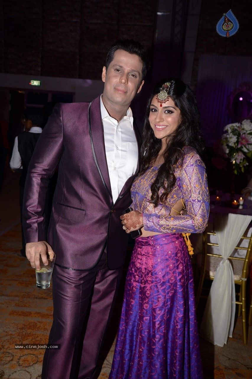 Bolly Celebs at Shirin and Uday Wedding Reception - 145 / 190 photos