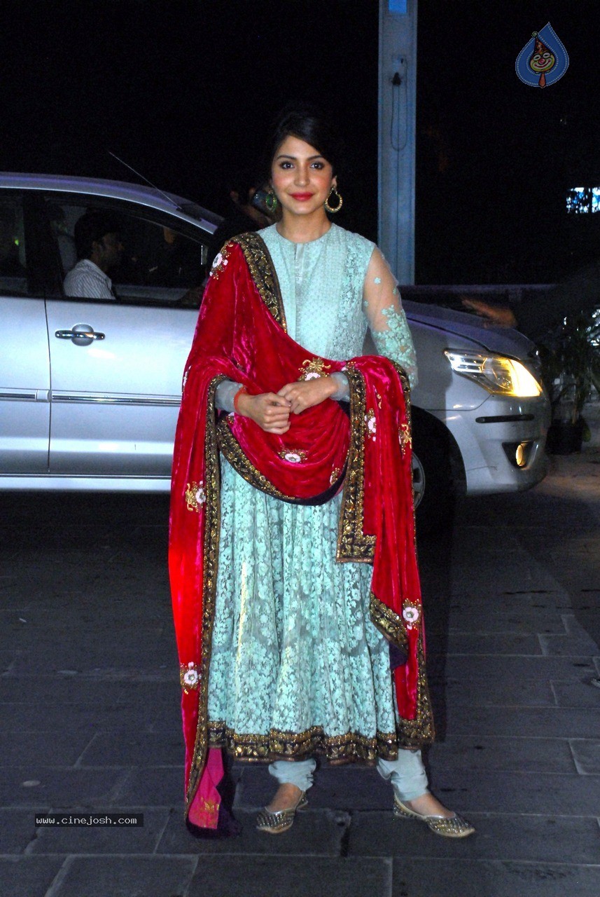 Bolly Celebs at Shirin and Uday Wedding Reception - 168 / 190 photos