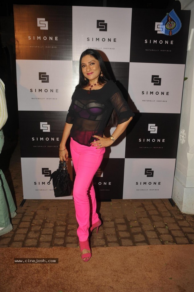 Bolly Celebs at Simone Store Launch - 12 / 89 photos