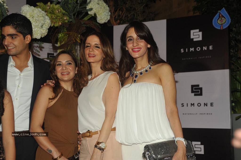 Bolly Celebs at Simone Store Launch - 61 / 89 photos