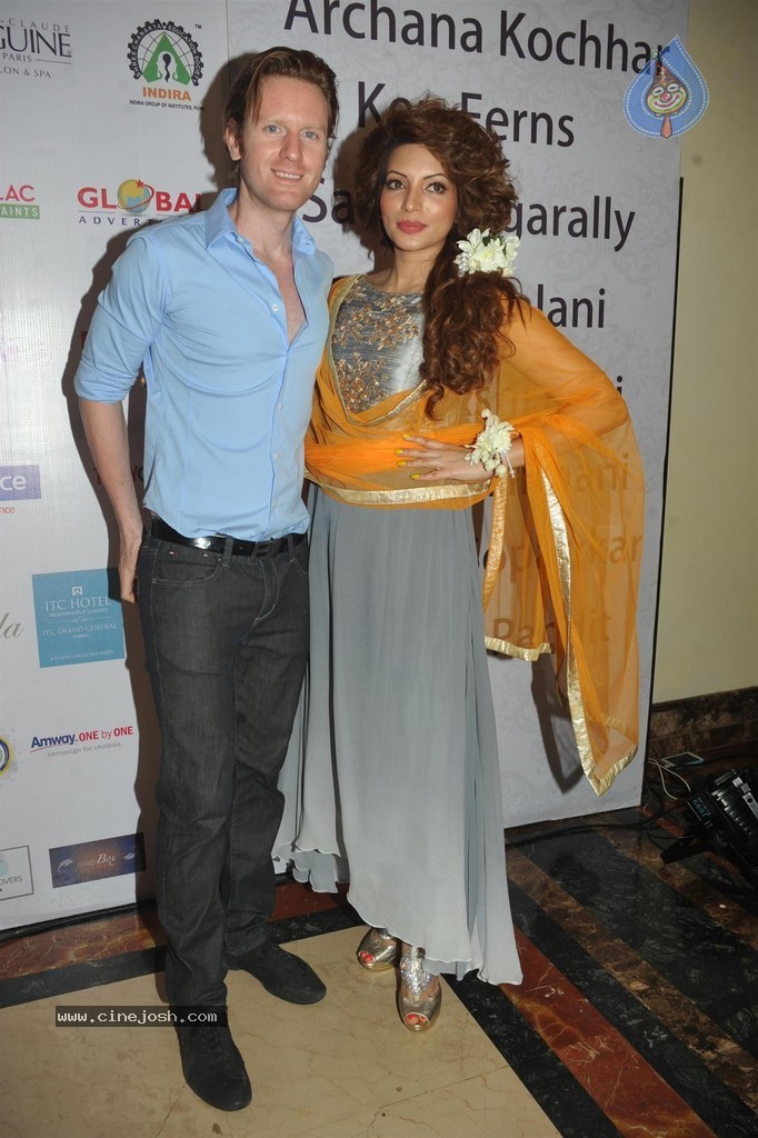 Bolly Celebs at Smile Foundation 5th Edition Charity Fashion Show - 114 / 228 photos
