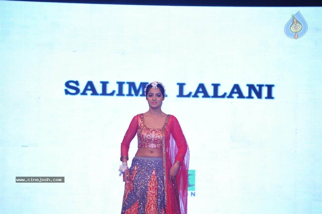Bolly Celebs at Smile Foundation 5th Edition Charity Fashion Show - 143 / 228 photos