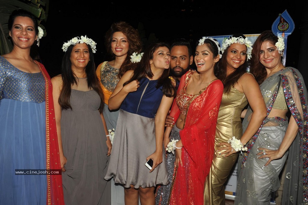 Bolly Celebs at Smile Foundation 5th Edition Charity Fashion Show - 168 / 228 photos