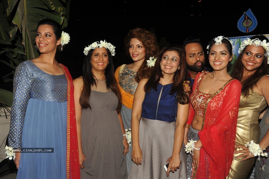 Bolly Celebs at Smile Foundation 5th Edition Charity Fashion Show - 202 / 228 photos
