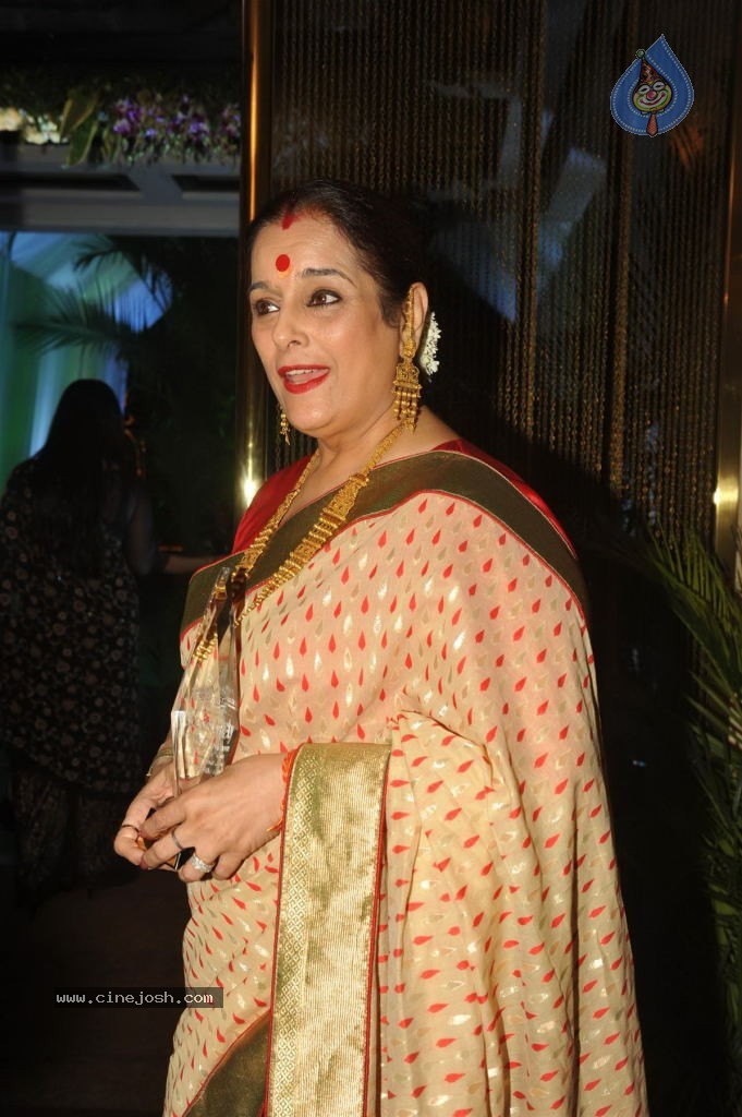 Bolly Celebs at Society Young Achievers Awards - 13 / 130 photos