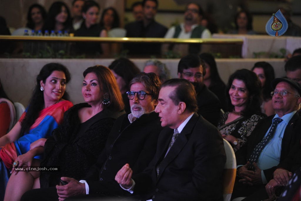 Bolly Celebs at Society Young Achievers Awards - 24 / 130 photos