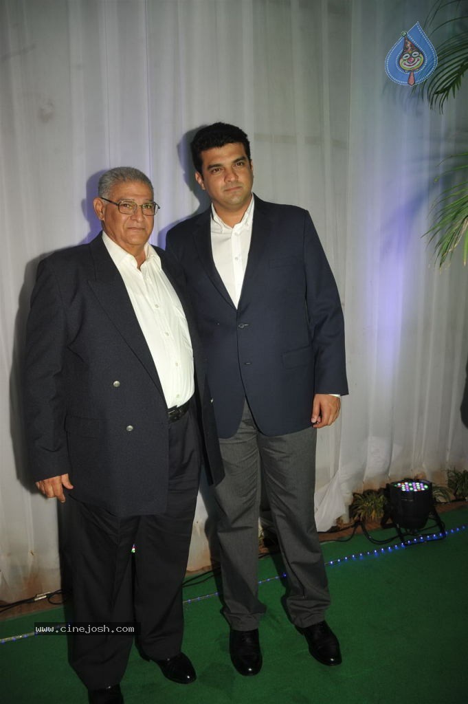 Bolly Celebs at Society Young Achievers Awards - 90 / 130 photos