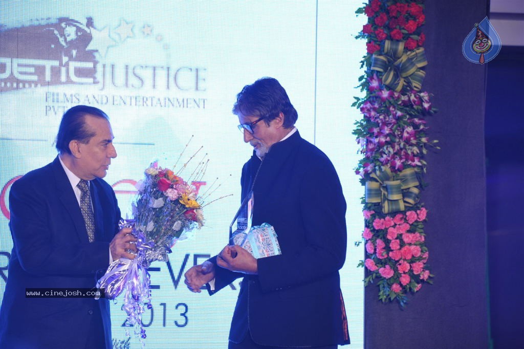 Bolly Celebs at Society Young Achievers Awards - 95 / 130 photos