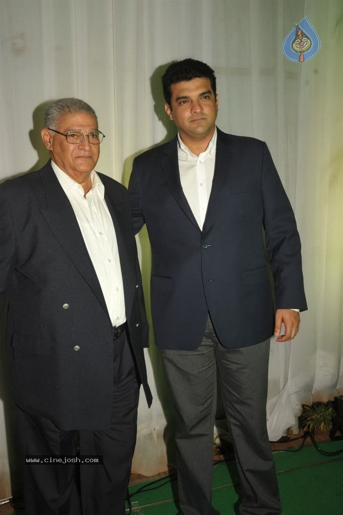 Bolly Celebs at Society Young Achievers Awards - 104 / 130 photos