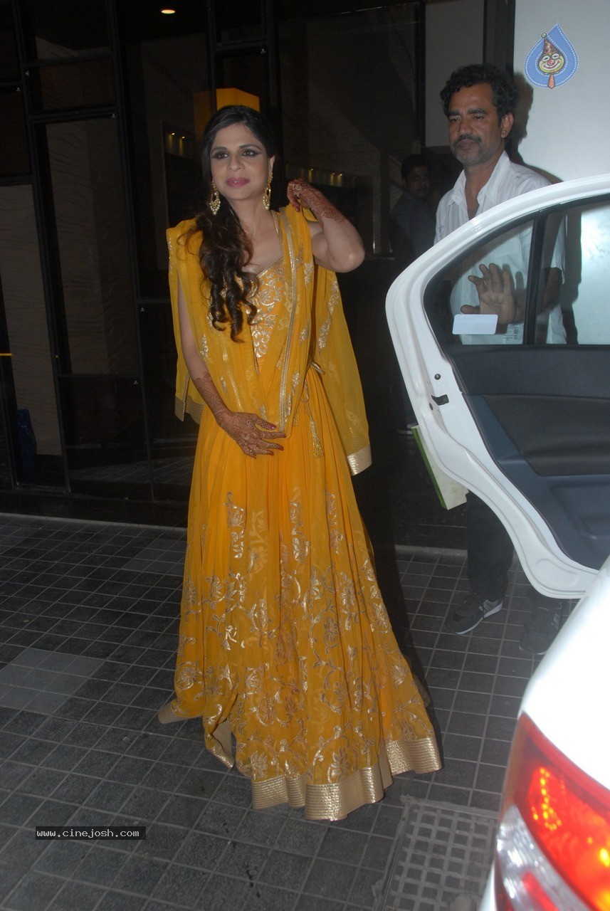 Bolly Celebs at Soha Ali Khan Wedding Party - 3 / 80 photos