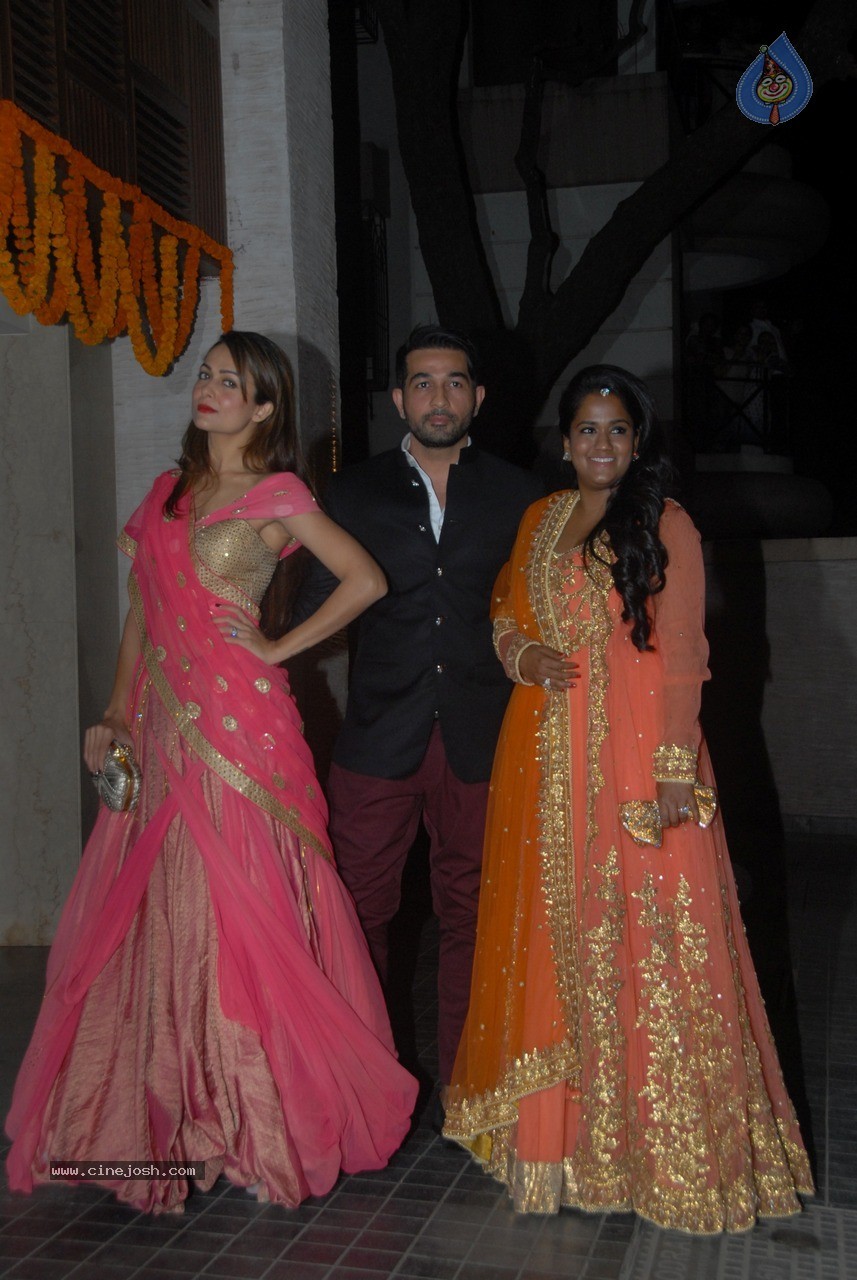 Bolly Celebs at Soha Ali Khan Wedding Party - 4 / 80 photos