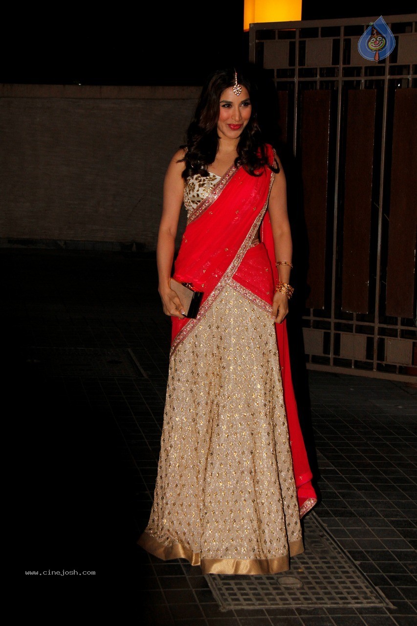 Bolly Celebs at Soha Ali Khan Wedding Party - 14 / 80 photos