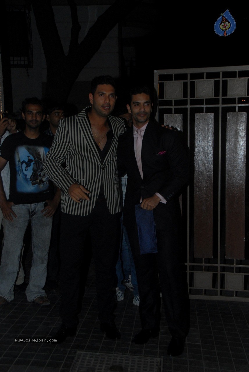 Bolly Celebs at Soha Ali Khan Wedding Party - 18 / 80 photos