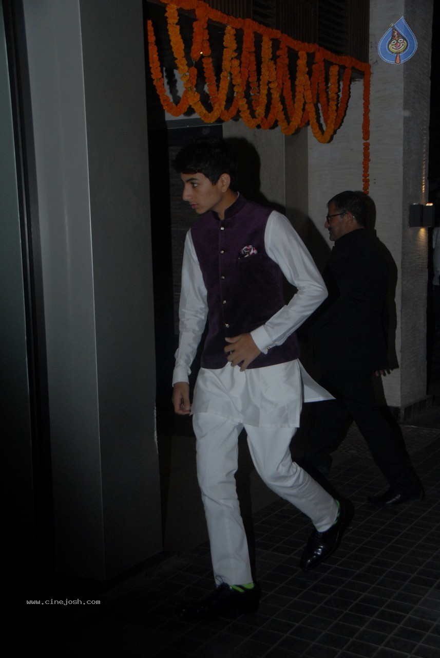 Bolly Celebs at Soha Ali Khan Wedding Party - 21 / 80 photos