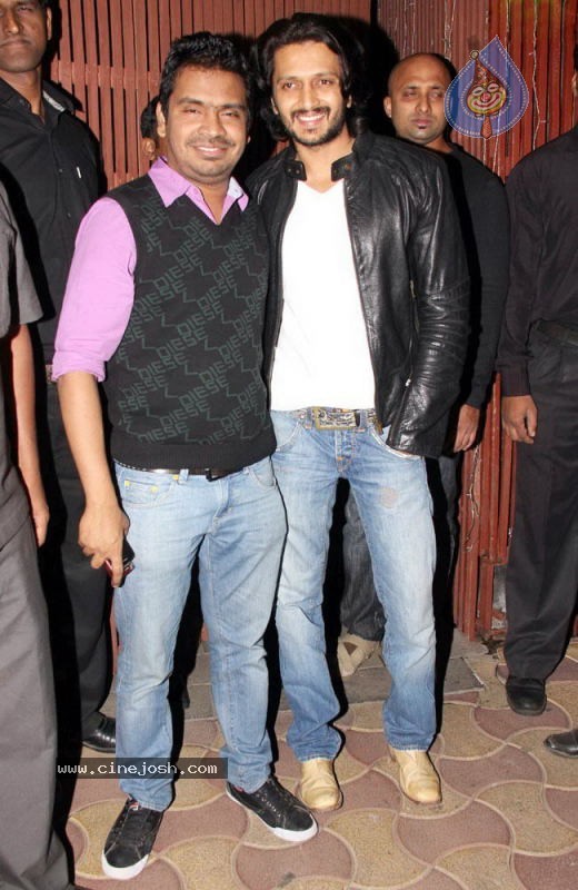 Bolly Celebs at Sohail Khan Bday Bash - 6 / 94 photos