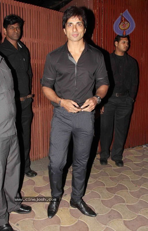 Bolly Celebs at Sohail Khan Bday Bash - 20 / 94 photos