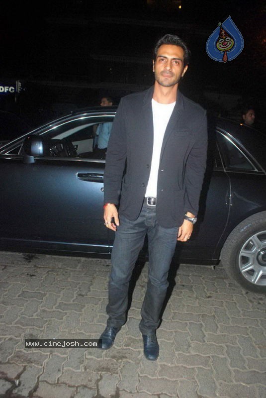 Bolly Celebs at Sohail Khan Bday Bash - 42 / 94 photos