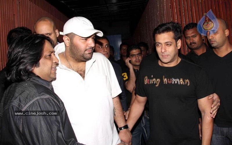 Bolly Celebs at Sohail Khan Bday Bash - 58 / 94 photos