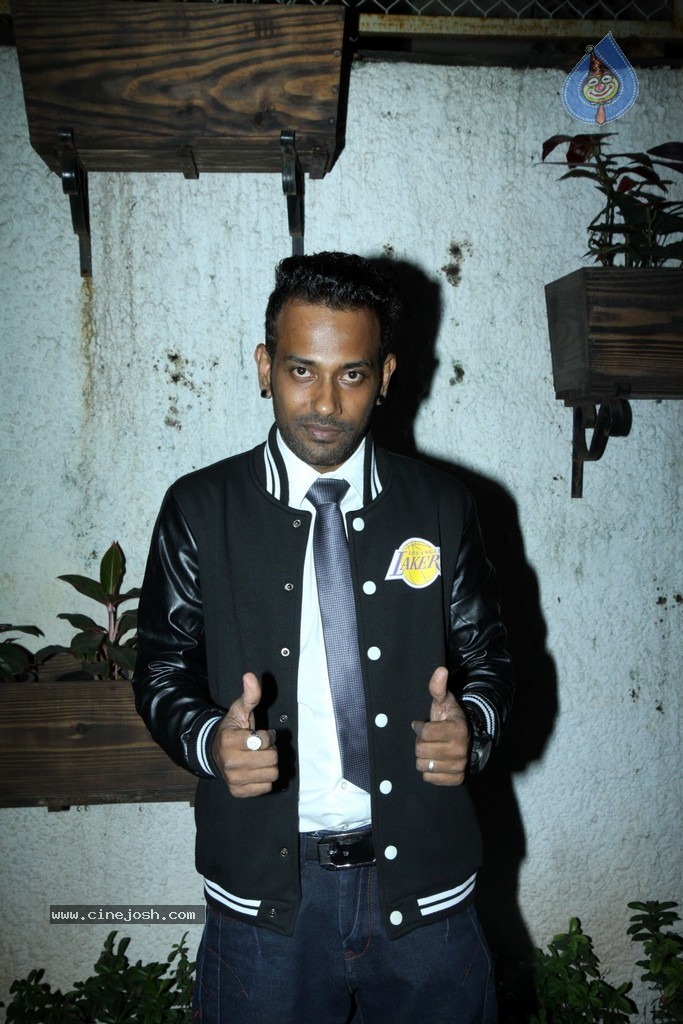 Bolly Celebs at Sonali Cable Film Special Show - 18 / 43 photos