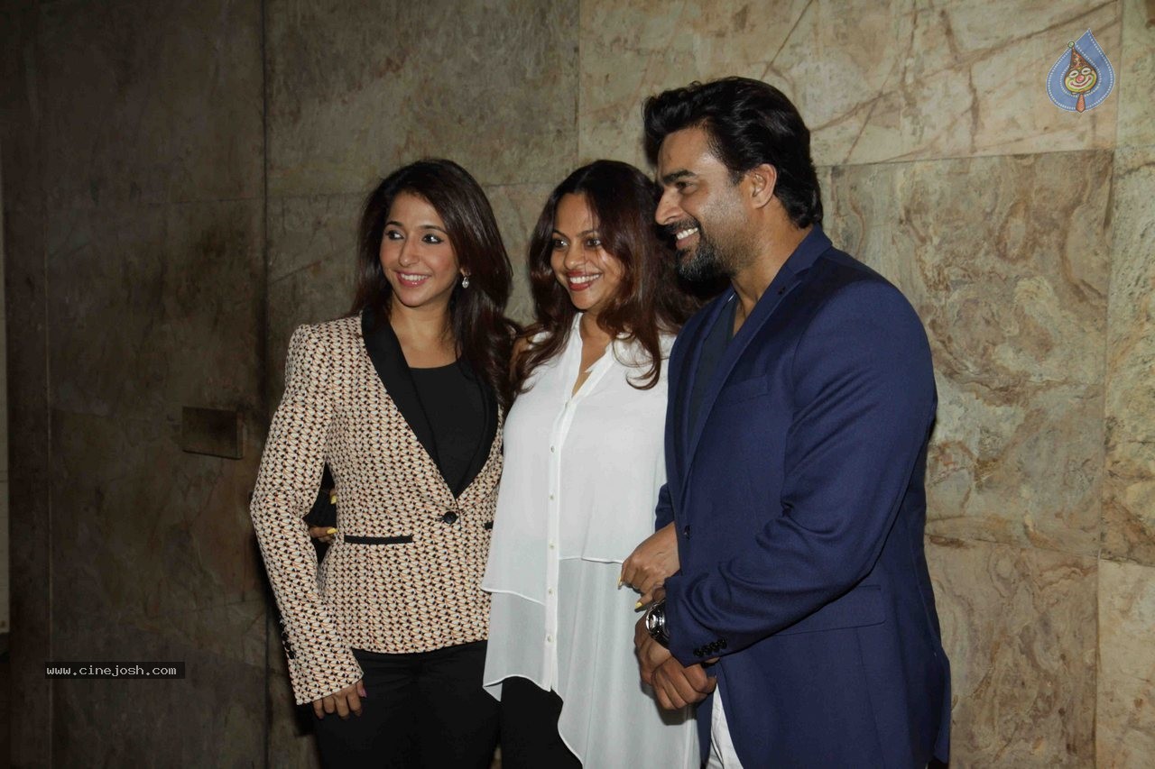 Bolly Celebs at Tanu Weds Manu Returns Special Show - 33 / 55 photos