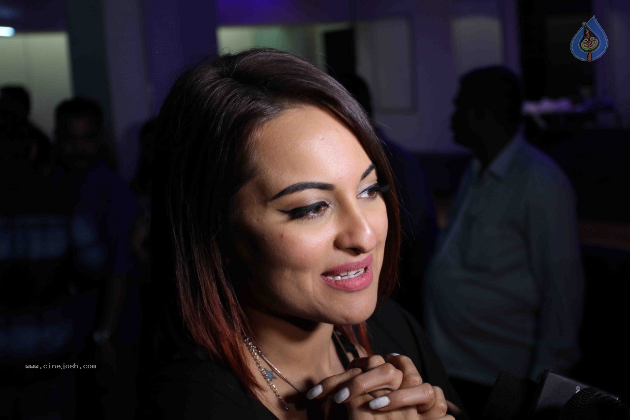 Bolly Celebs at Tevar Special Show - 16 / 30 photos