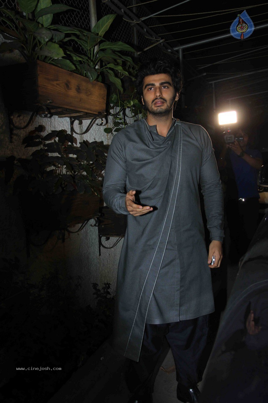 Bolly Celebs at Tevar Special Show - 17 / 30 photos