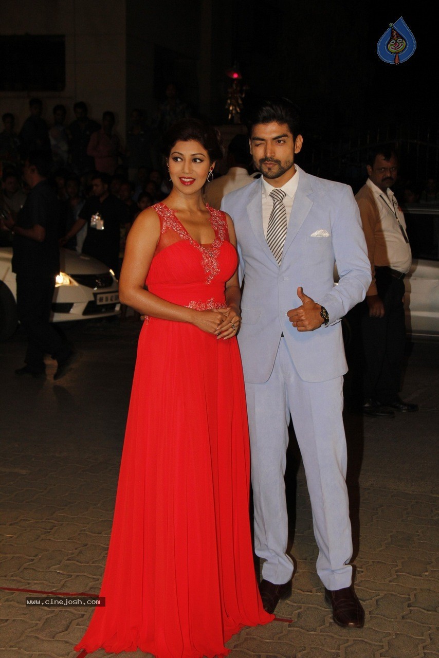 Bolly Celebs at The 60th Britannia Filmfare 2014 Awards 01 - 124 / 144 photos