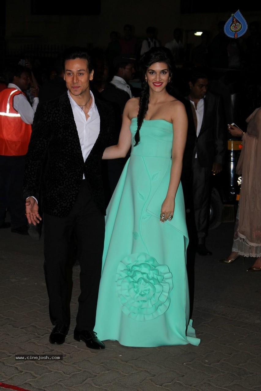 Bolly Celebs at The 60th Britannia Filmfare 2014 Awards 02 - 46 / 144 photos