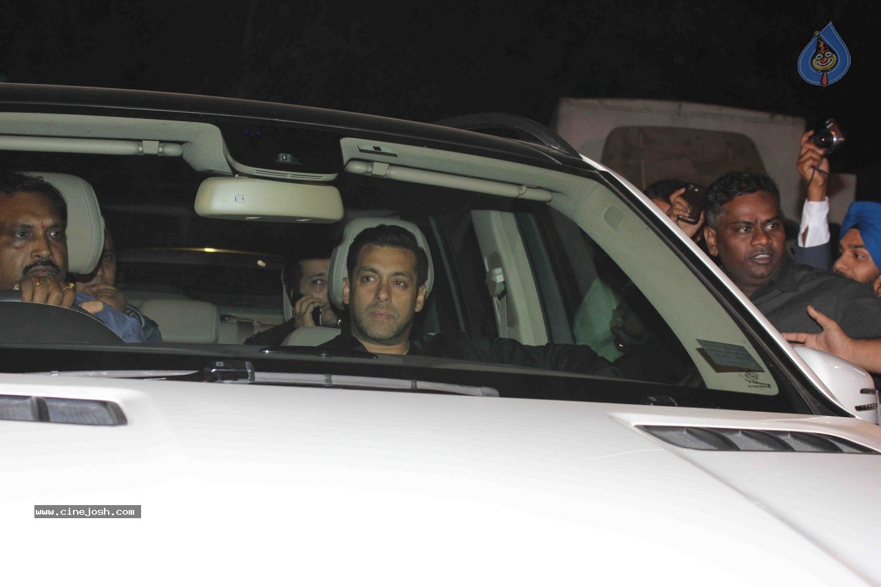 Bolly Celebs at The 60th Britannia Filmfare 2014 Awards 02 - 55 / 144 photos