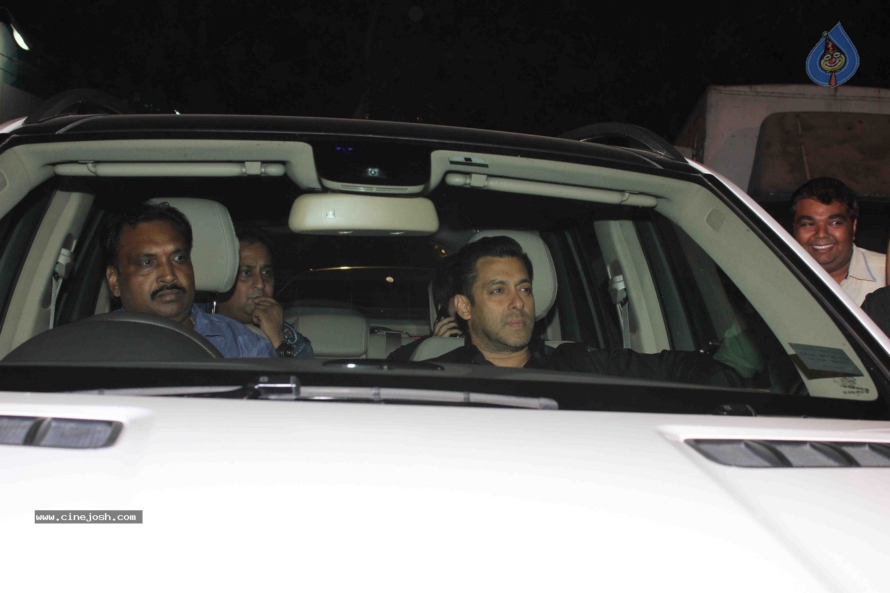 Bolly Celebs at The 60th Britannia Filmfare 2014 Awards 02 - 83 / 144 photos