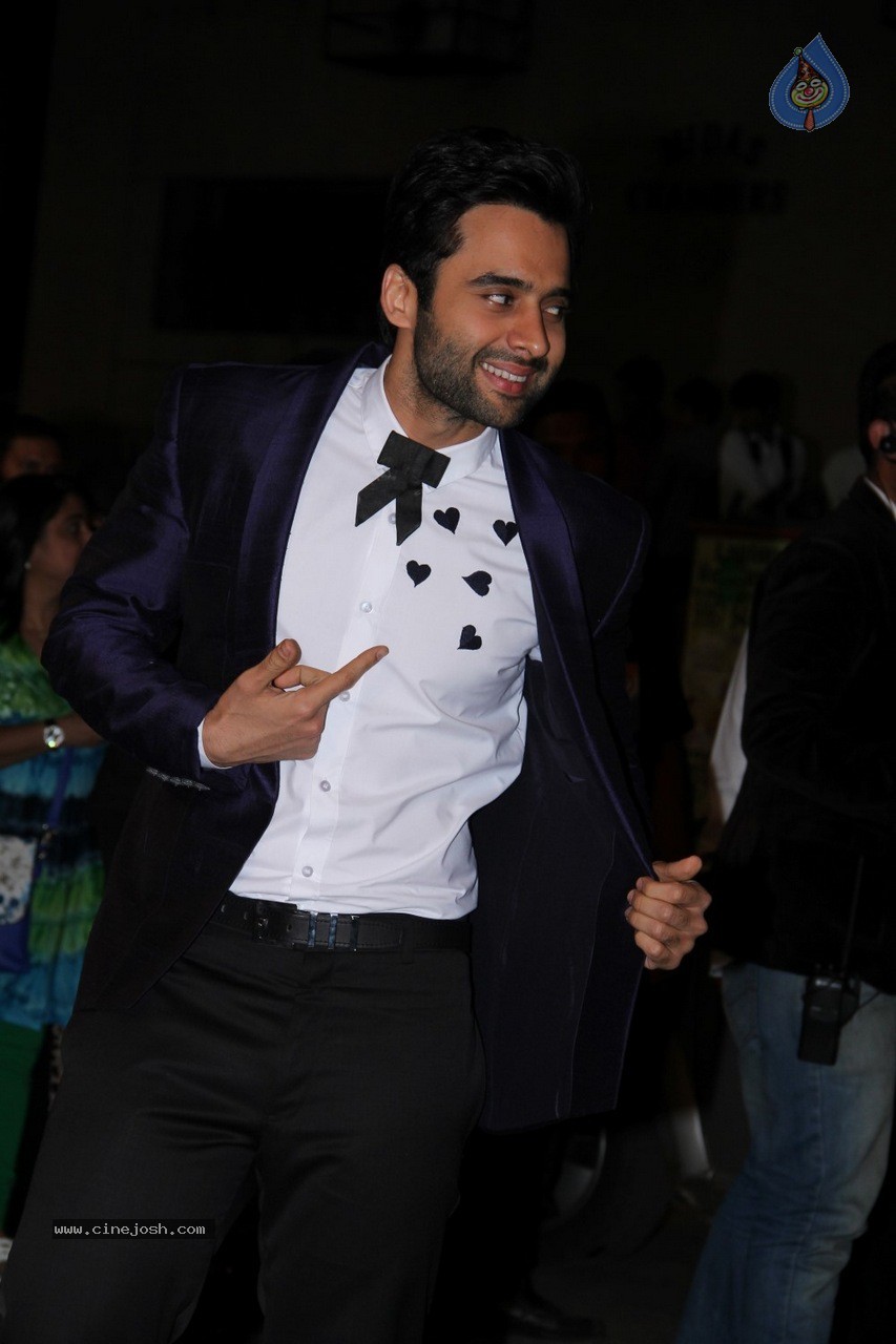 Bolly Celebs at The 60th Britannia Filmfare 2014 Awards 02 - 86 / 144 photos