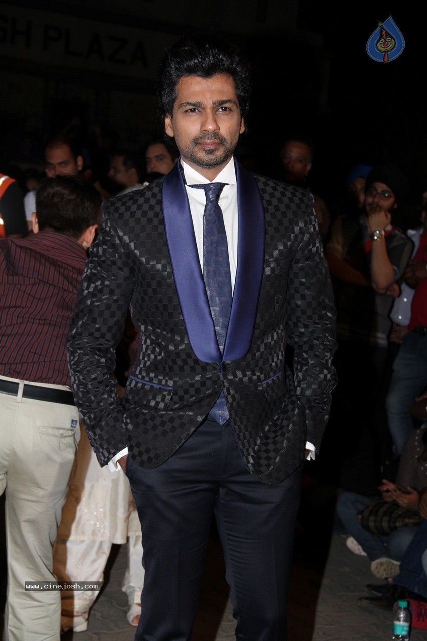 Bolly Celebs at The 60th Britannia Filmfare 2014 Awards 02 - 103 / 144 photos